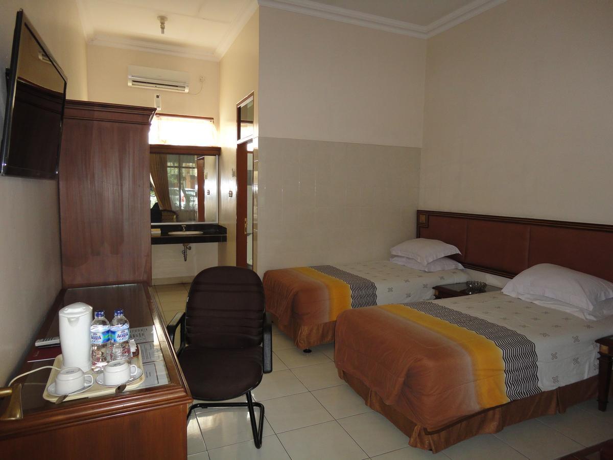 Langensari Hotel Cirebon Exterior foto