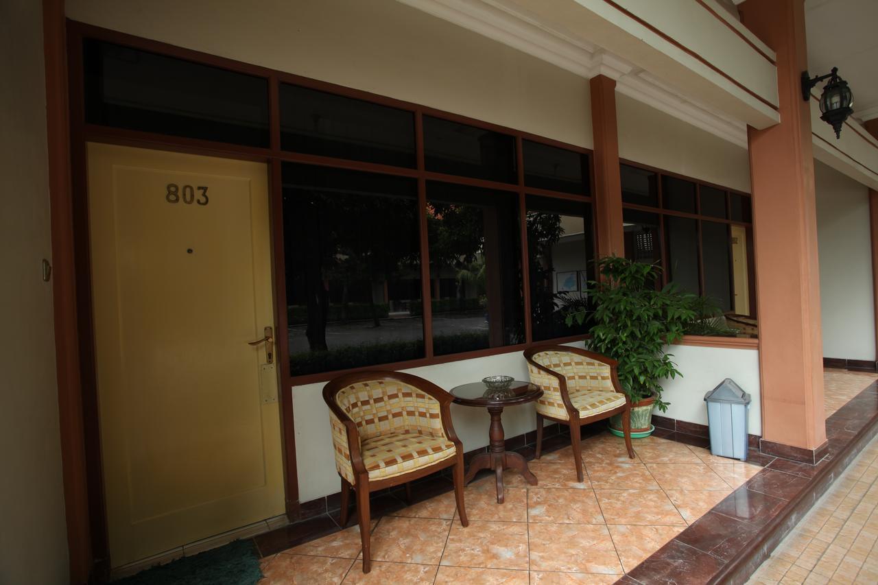 Langensari Hotel Cirebon Exterior foto