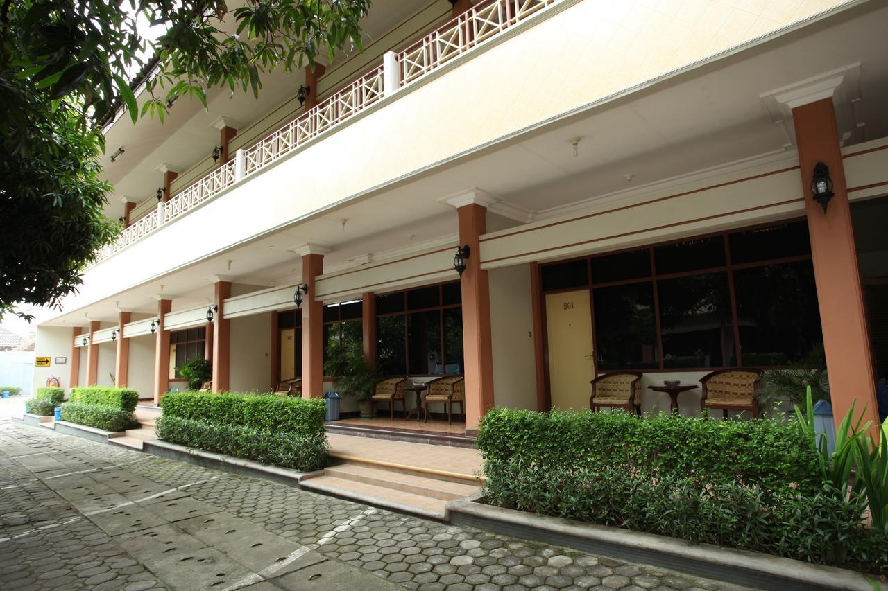 Langensari Hotel Cirebon Exterior foto