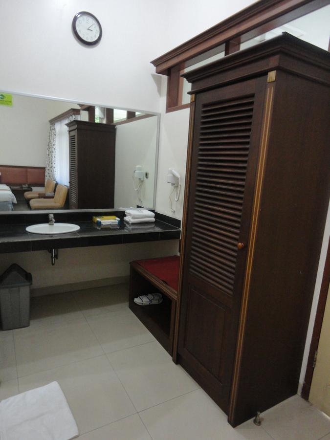 Langensari Hotel Cirebon Exterior foto