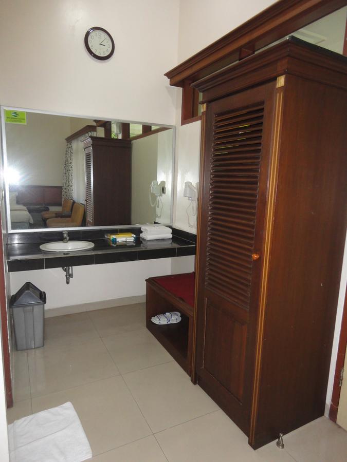 Langensari Hotel Cirebon Exterior foto